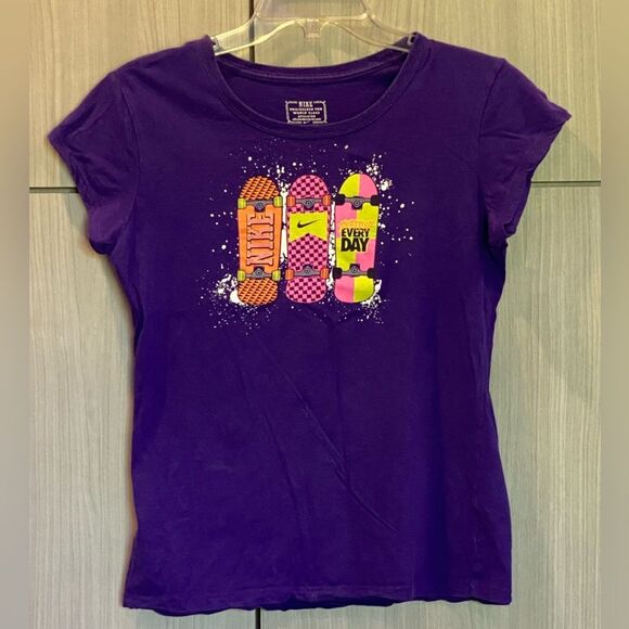 Nike Skateboard Graphic Tee T-shirt Youth size XL/Ladies Size XS/S - Picture 1 of 5